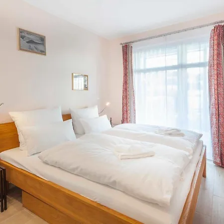 Apartament Ostseebad, Sellin, Ruegen, Ferienwohnung, Villa Louisa *