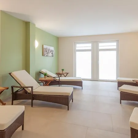 Apartament Ostseebad, Sellin, Ruegen, Ferienwohnung, Villa Louisa